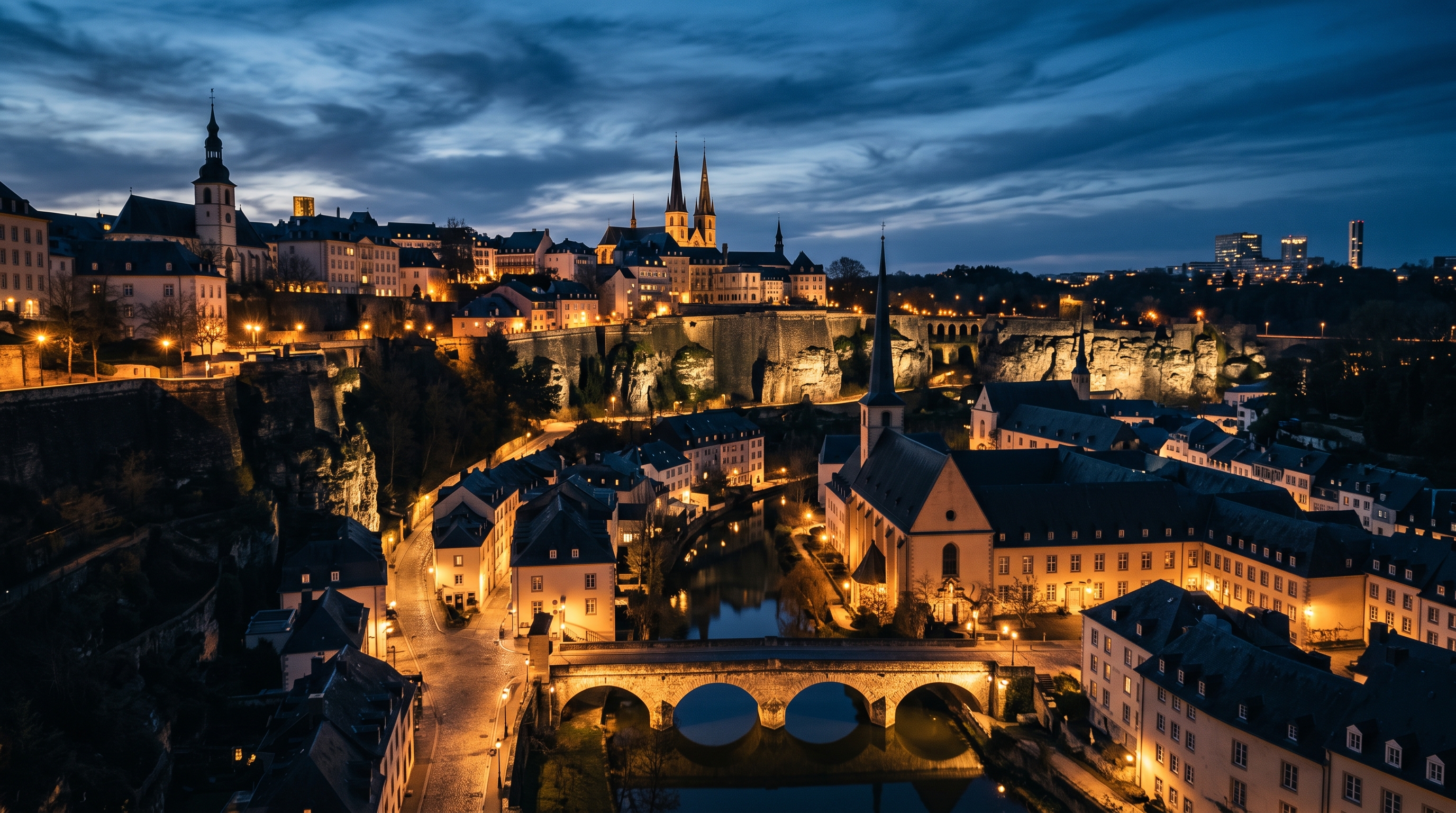 Skyline de Luxembourg-Ville au crépuscule